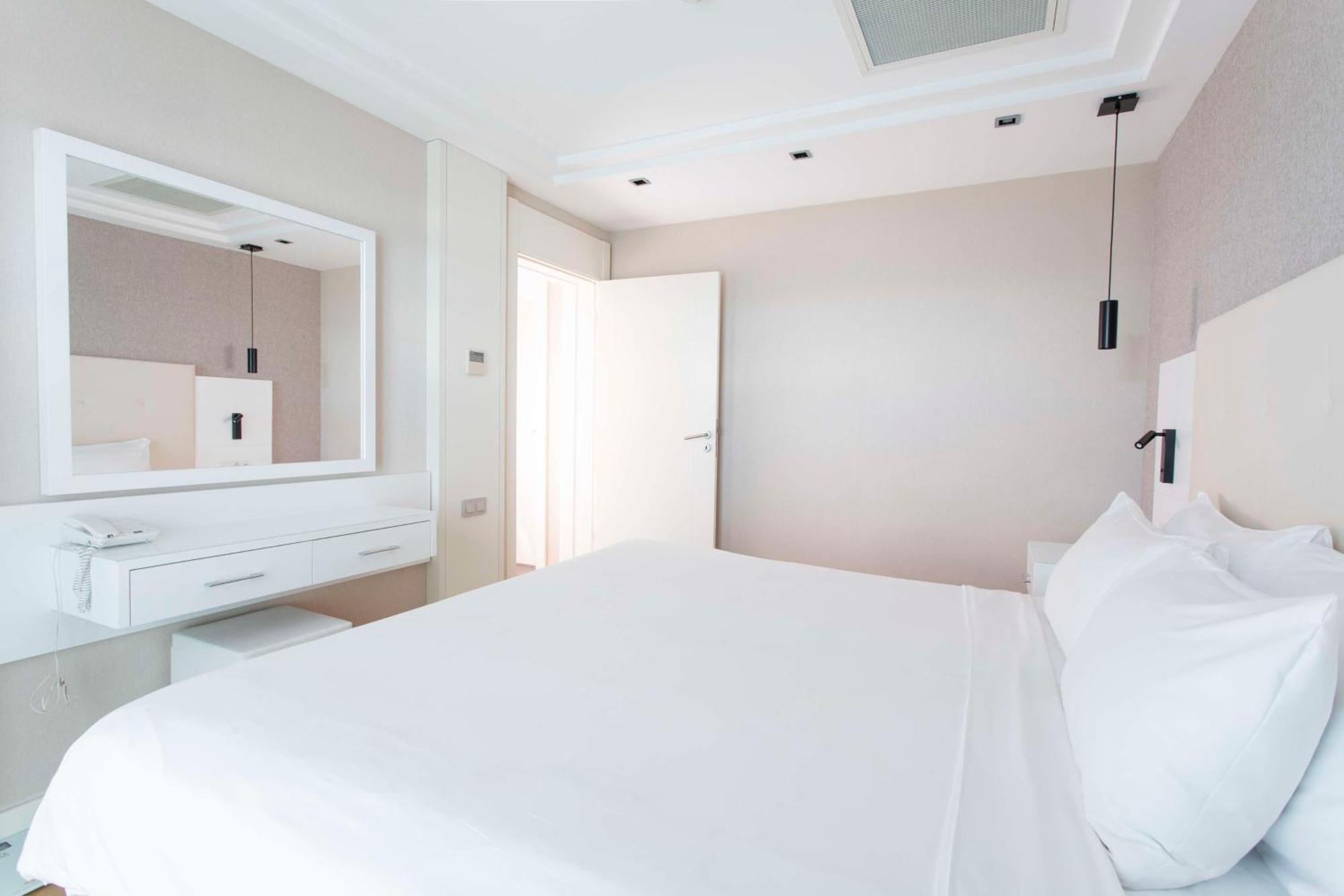 Radisson Residences Avrupa Tem Istanbul Exterior photo