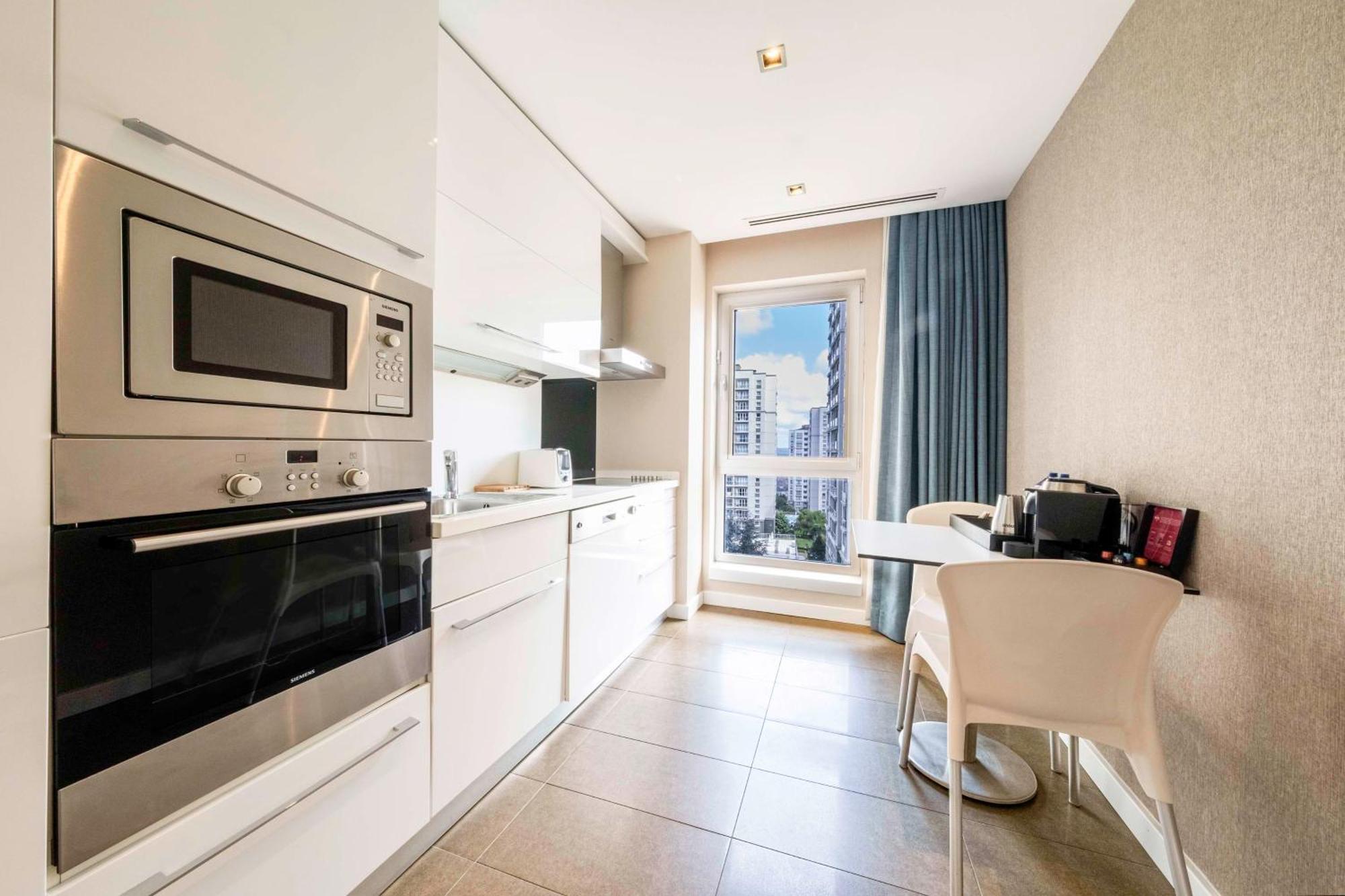 Radisson Residences Avrupa Tem Istanbul Exterior photo